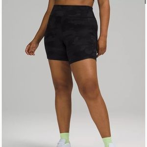 Lululemon invigorate high rise short 6 in